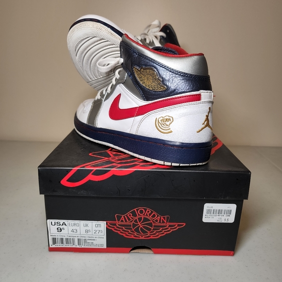 Jordan 1 Retro Olympic 2008 Authentic Collectible - Picture 8 of 9
